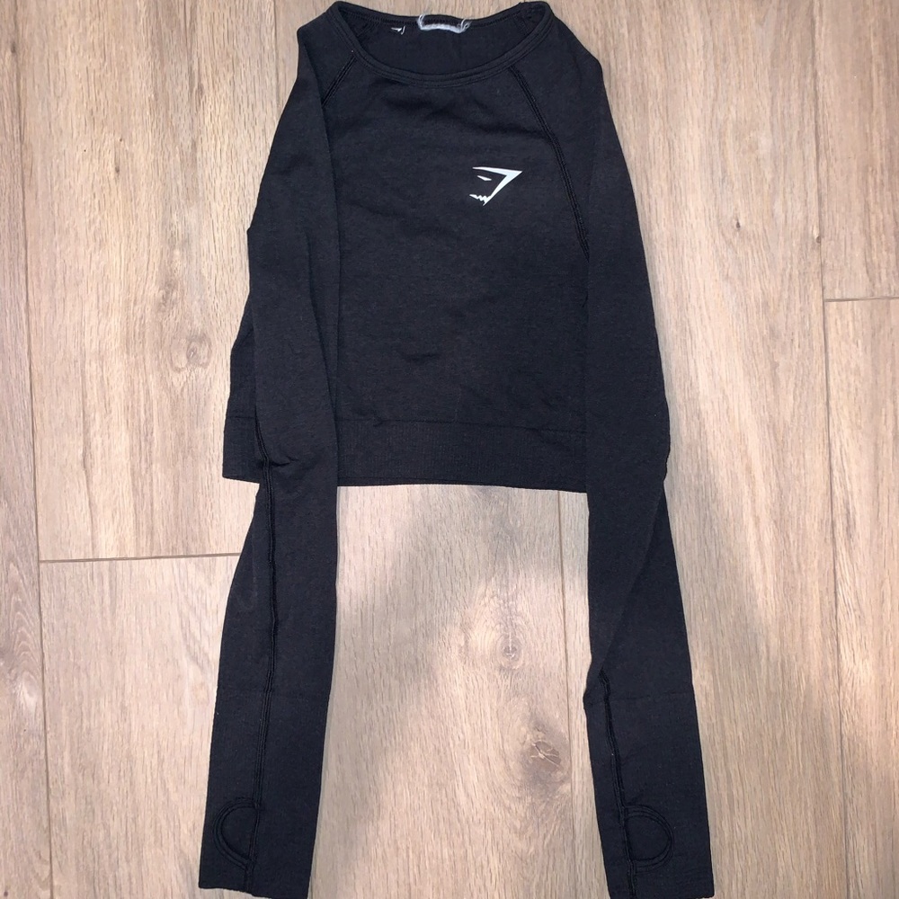 Long sleeve crop top